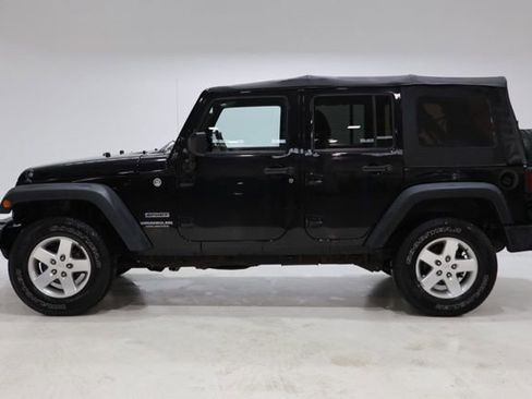 Used 2014 Jeep Wrangler Unlimited Sport w/ Quick Order Package 24S AWD/4WD image 4