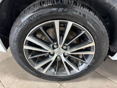 Used 2019 Toyota Corolla LE w/ LE Premium Package image 11