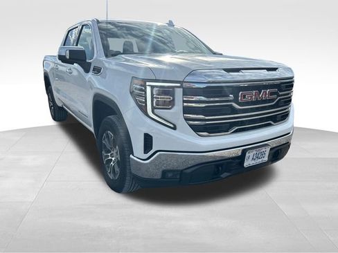 Used 2024 GMC Sierra 1500 SLT image 7