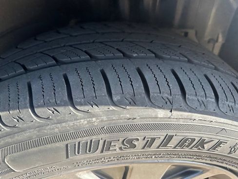 Used 2018 Ford Explorer Sport w/ Equipment Group 401A AWD/4WD image 9