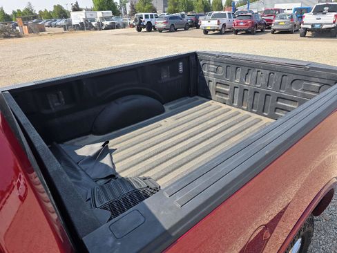 Used 2015 Ford F150 Lariat w/ Equipment Group 502A Luxury AWD/4WD image 11