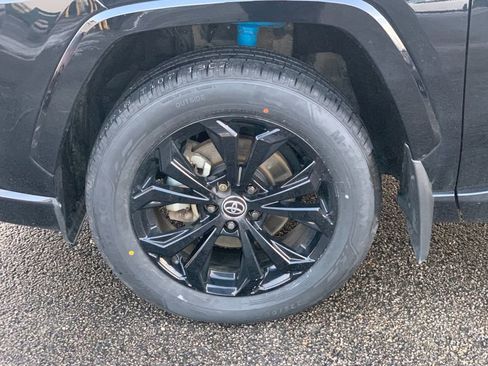 Used 2023 Toyota RAV4 SE w/ Convenience Package image 9