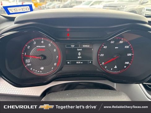 Used 2025 Chevrolet Trax RS w/ Sunroof Package image 23