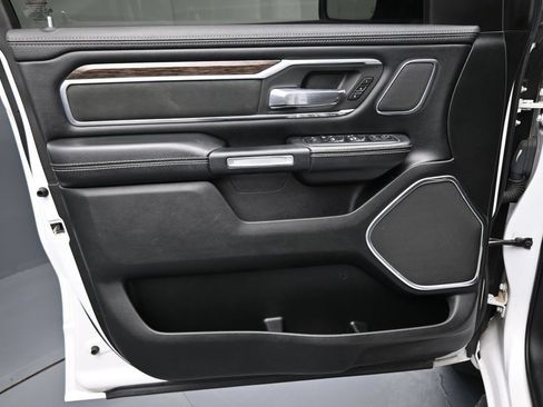 Used 2019 RAM 1500 Laramie AWD/4WD image 10