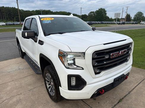 Used 2019 GMC Sierra 1500 AT4 w/ Technology Package AWD/4WD image 5
