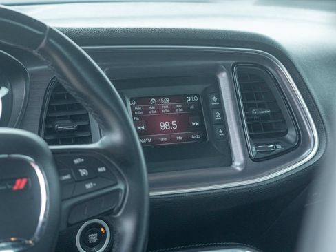 Used 2016 Dodge Challenger SXT RWD image 28