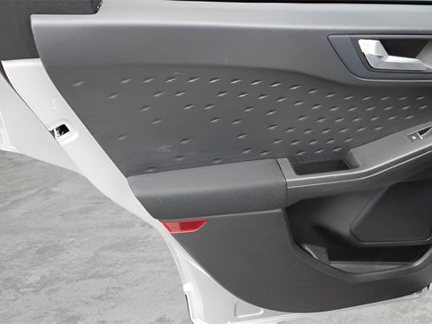 Used 2020 Ford Escape SE image 20