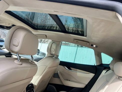 Used 2017 Maserati Levante w/ Luxury Package image 23