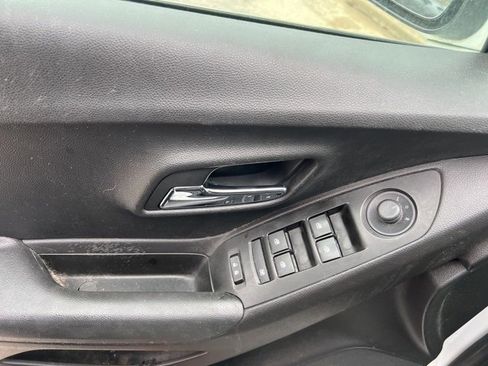 Used 2018 Chevrolet Trax LT w/ LT Convenience Package image 8