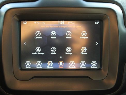 Used 2018 Jeep Renegade Limited image 23