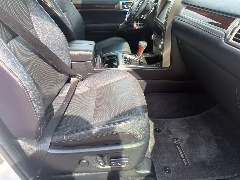Used 2017 Lexus GX 460 Premium w/ Premium Package AWD/4WD image 14