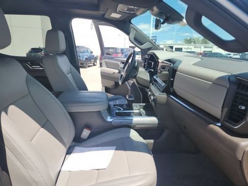 Used 2024 Chevrolet Silverado 1500 LTZ w/ LTZ Premium Package AWD/4WD image 13