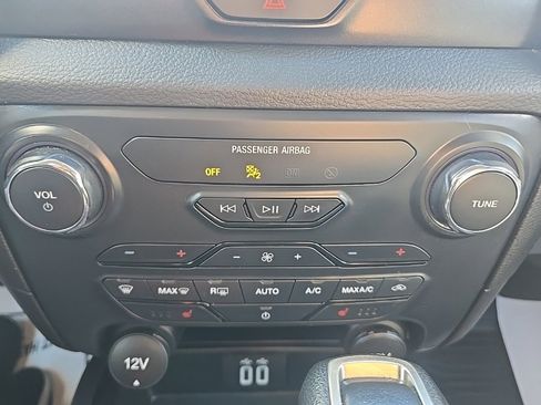 Used 2023 Ford Ranger Lariat w/ Tremor Off-Road Package image 23