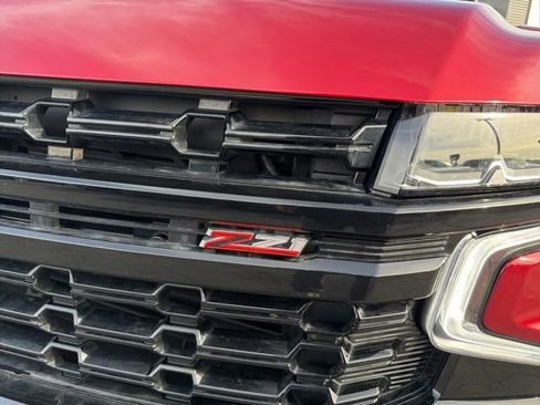 Used 2023 Chevrolet Tahoe Z71 w/ Luxury Package AWD/4WD image 15