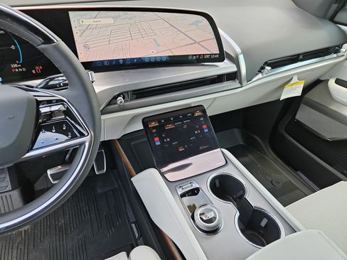 New 2026 Cadillac Vistiq Luxury w/ LPO, Floor Liner Package image 26