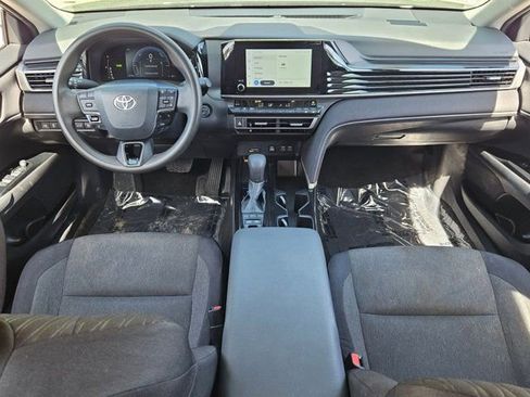Used 2025 Toyota Camry LE image 27