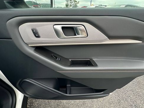 New 2026 Ford Explorer Active w/ Active Comfort Package AWD/4WD image 23