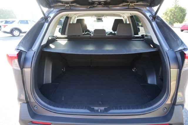 Used 2025 Toyota RAV4 XLE FWD image 11