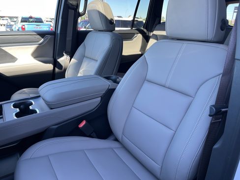 New 2026 GMC Acadia Elevation w/ Elevation Premium Package image 9