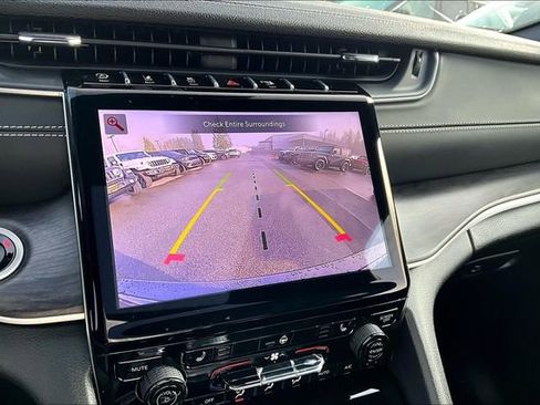 New 2025 Jeep Grand Cherokee Limited w/ Black Appearance Package image 21