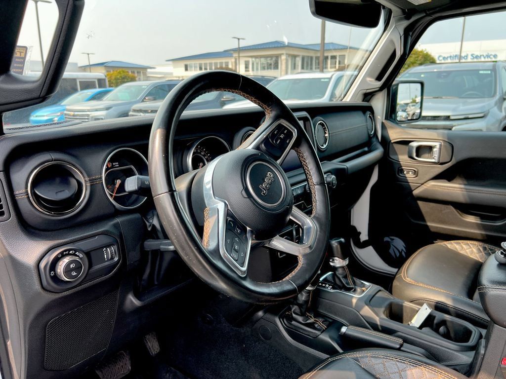 Used 2023 Jeep Gladiator Overland AWD/4WD image 10