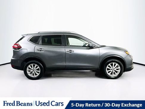 Used 2018 Nissan Rogue SV w/ Premium Package image 9
