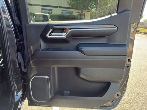 Used 2023 Chevrolet Silverado 1500 LT AWD/4WD image 50