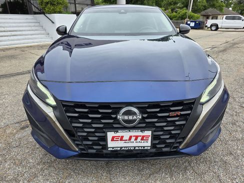 Used 2023 Nissan Altima 2.5 SR FWD image 2