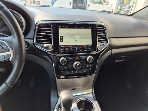 Used 2020 Jeep Grand Cherokee Altitude AWD/4WD image 28