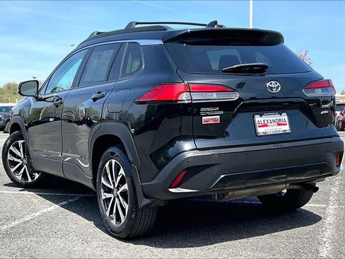 Used 2024 Toyota Corolla Cross XLE AWD/4WD image 11