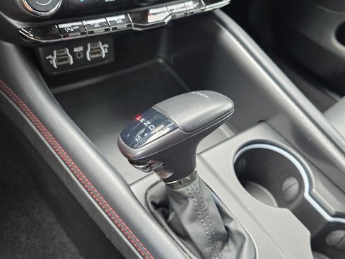 Used 2024 Dodge Durango GT RWD image 29