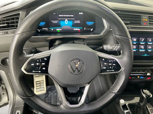 Used 2022 Volkswagen Tiguan SE R-Line image 11