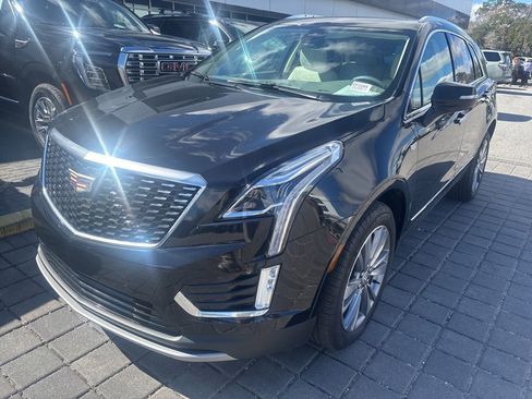 Certified 2025 Cadillac XT5 Premium Luxury FWD image 7