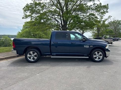 Used 2020 RAM 1500 Classic SLT w/ Luxury Group image 8