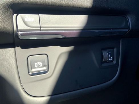 New 2026 Cadillac Escalade ESV 2WD w/ LPO, Floor Liner Package image 18