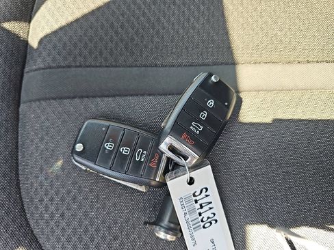Used 2016 Kia Optima LX FWD image 17