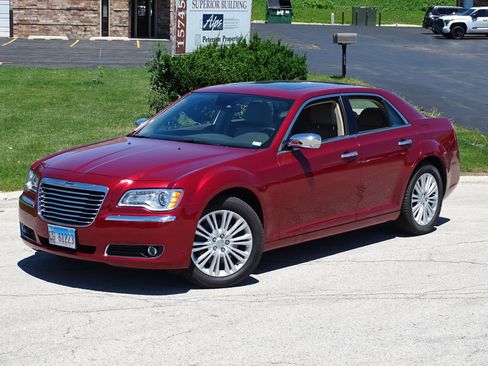 Used 2014 Chrysler 300 C w/ Beats Audio Group AWD/4WD image 3