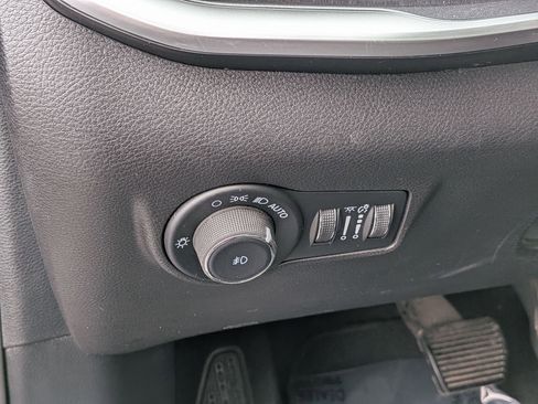 Certified 2024 Jeep Compass Latitude AWD/4WD image 14