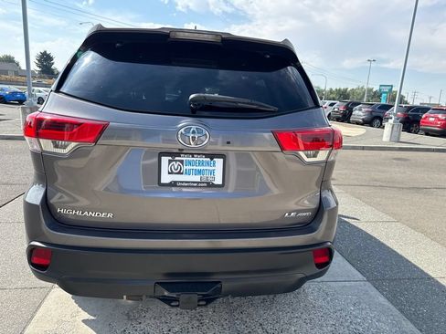 Used 2018 Toyota Highlander Plus AWD/4WD image 7