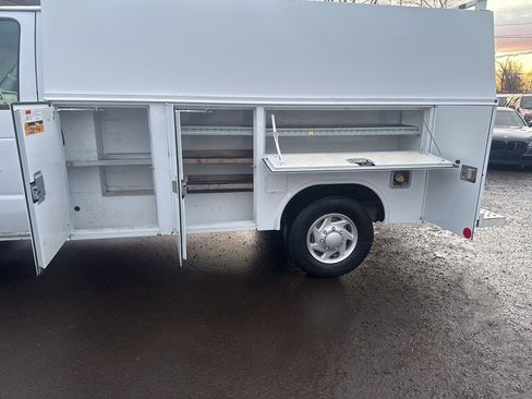 Used 2016 Ford E-350 and Econoline 350 Super Duty w/ Power Windows & Locks Group image 36