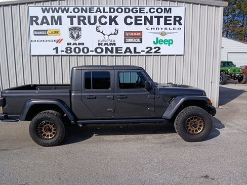 Used 2020 Jeep Gladiator Rubicon image 2