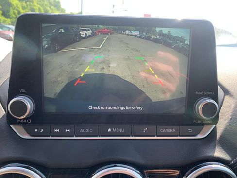Used 2025 Nissan Sentra SV FWD image 15
