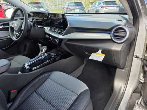 New 2026 Chevrolet Trax LT w/ Driver Confidence Package image 17