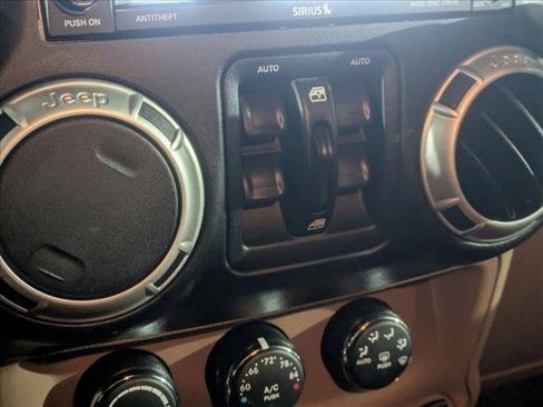 Used 2017 Jeep Wrangler Unlimited Sahara w/ Max Tow Package image 15