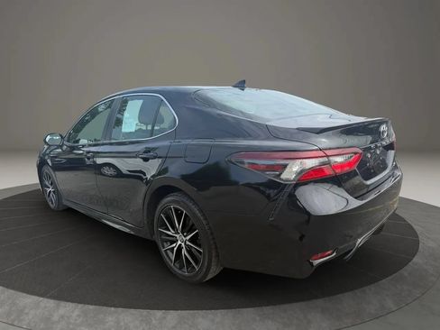 Used 2022 Toyota Camry SE FWD image 7