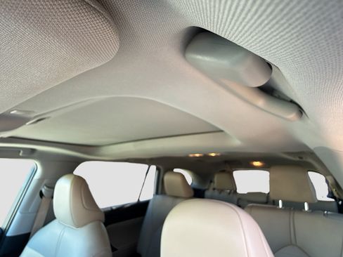 Used 2021 Toyota Highlander XLE image 27