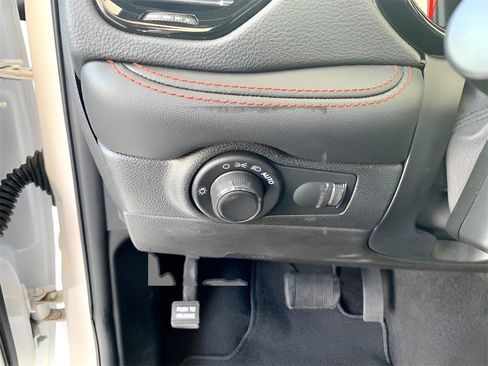 Used 2024 Dodge Durango GT image 32