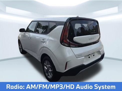 Used 2023 Kia Soul LX w/ Option Group 015 FWD image 4