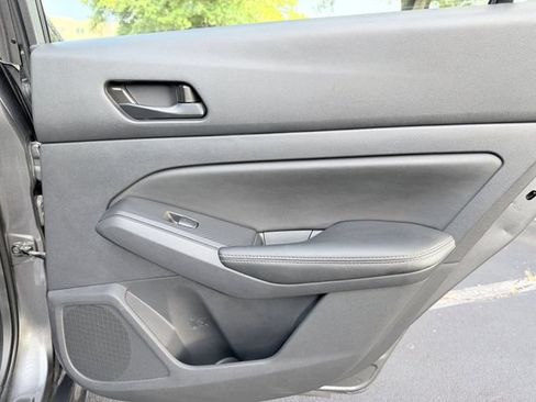 Used 2025 Nissan Altima 2.5 SV FWD image 24