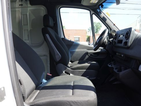 Used 2021 Mercedes-Benz Sprinter 2500 w/ Driver Convenience Package image 29